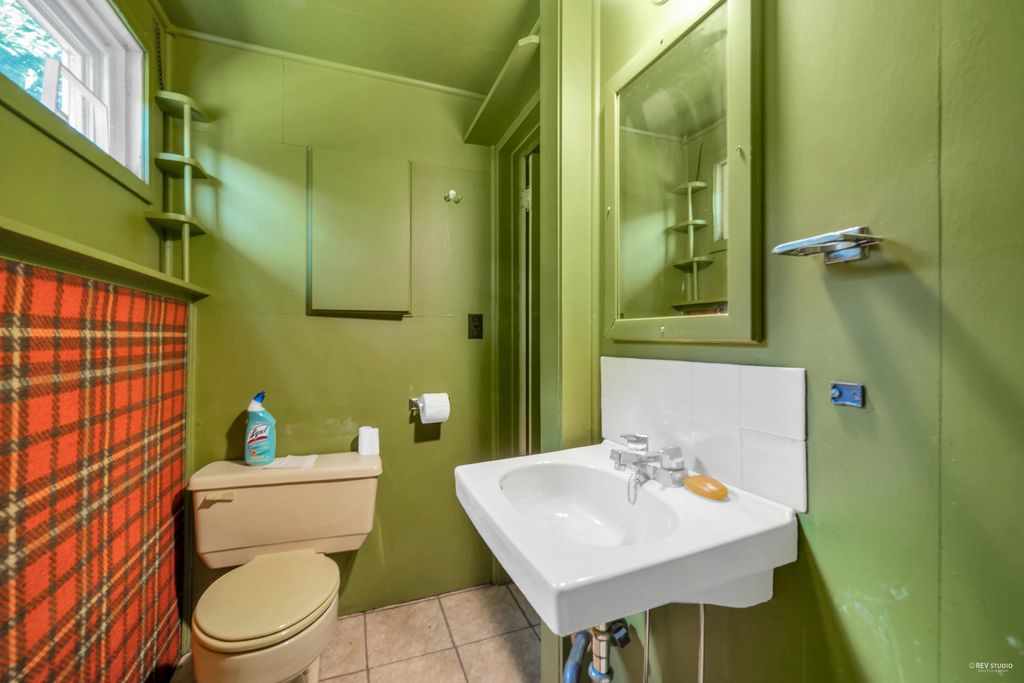 listing image 1102334786833917192
