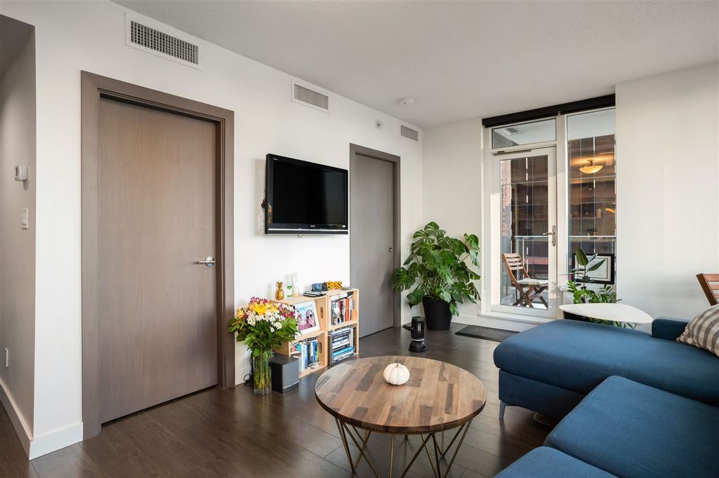 listing image 1104096614449381221