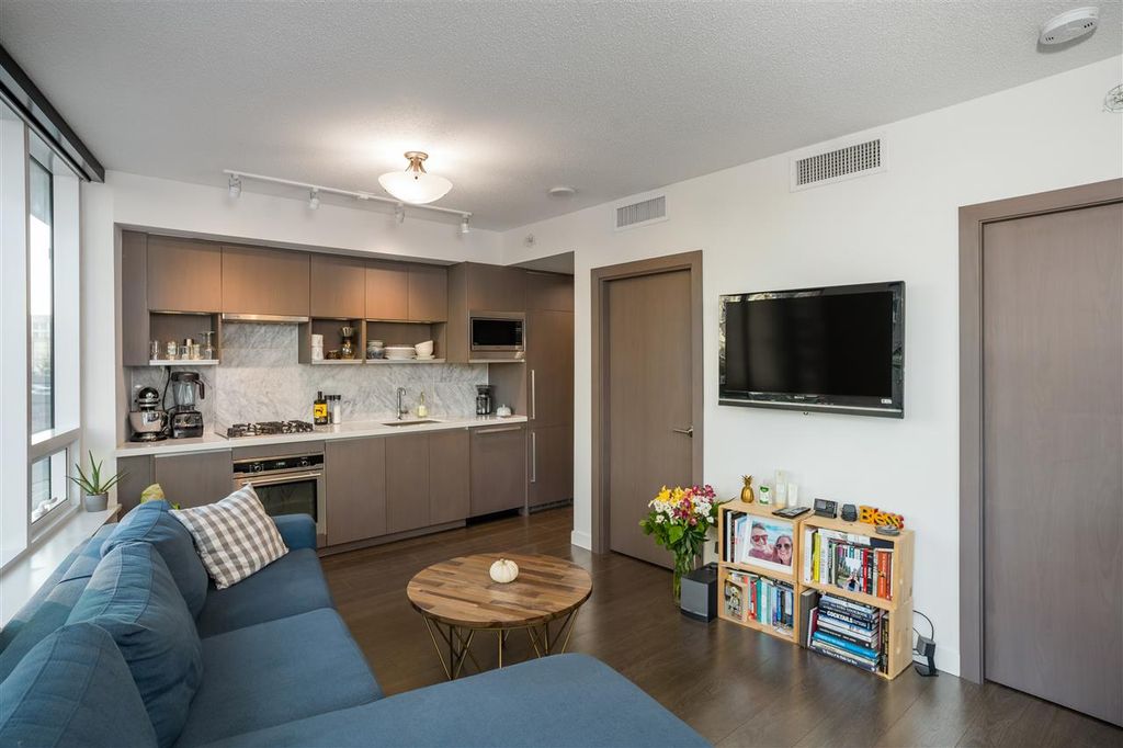 listing image 1104449701084684313