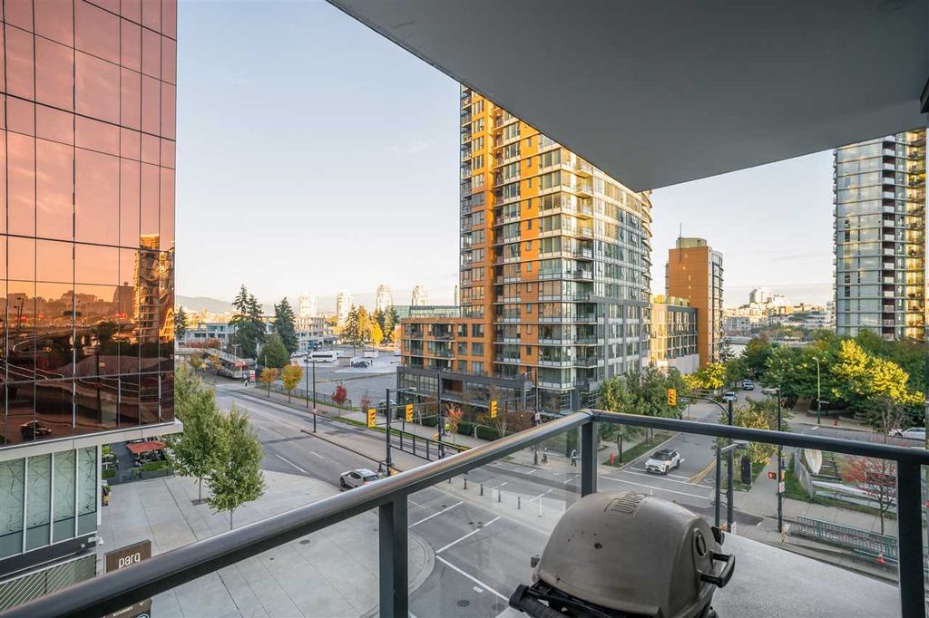 listing image 1102842124406976222