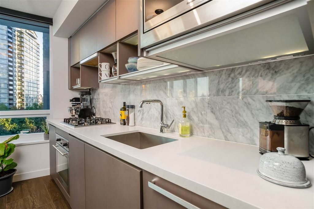 listing image 1106060195863399988