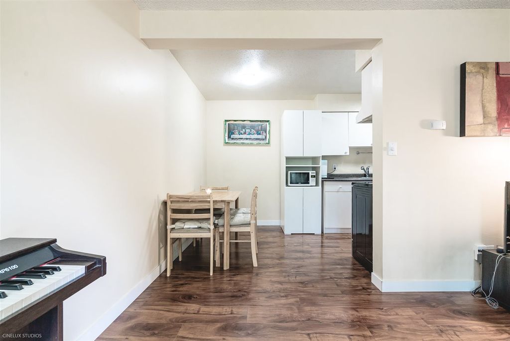 listing image 1109334494315275354