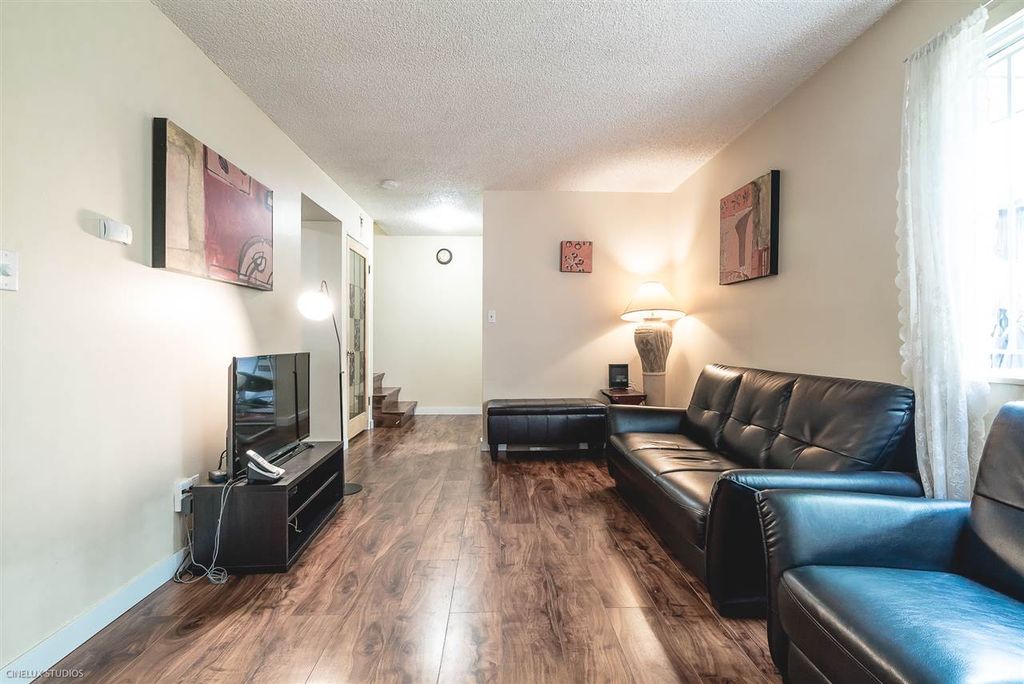listing image 1103442392407904479