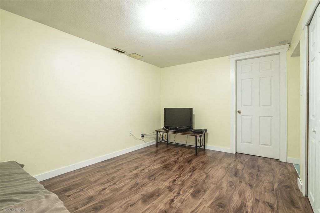 listing image 1107576065193890067