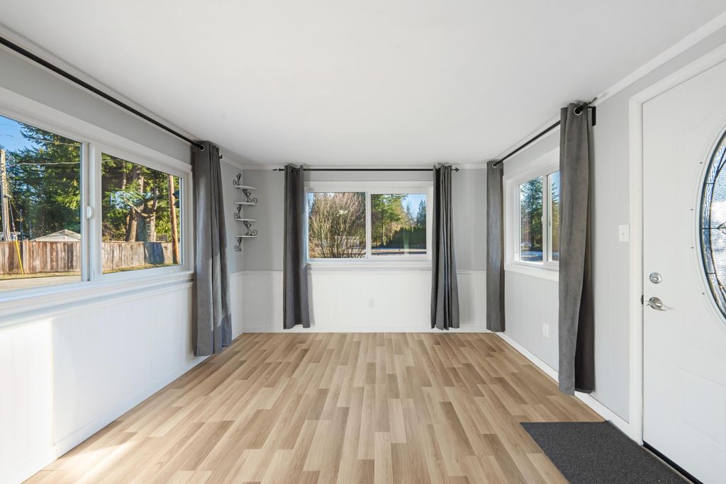 listing image 1100947478724928303