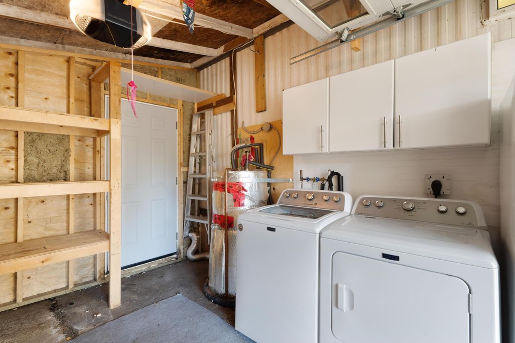 listing image 1102598292394730009