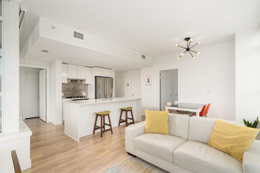 listing image 1109709375065827034