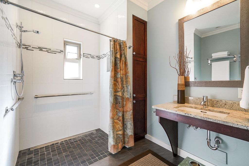 listing image 1103880752582266982