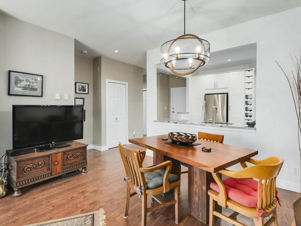listing image 1106395953532161841