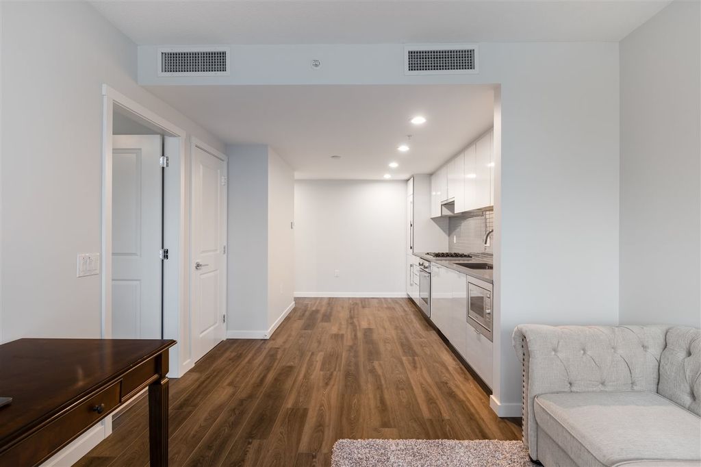 listing image 1109014919266873777