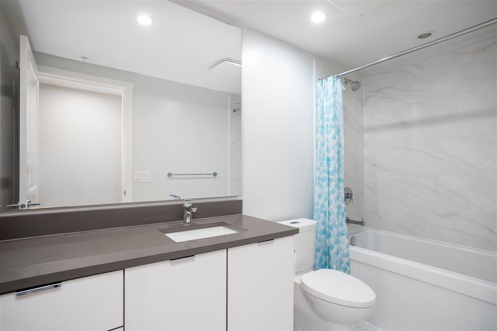 listing image 1105565932782152320