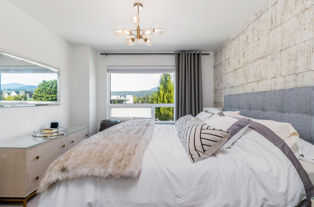 listing image 1101402165837157490