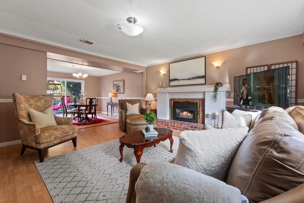 listing image 1104628852975039524