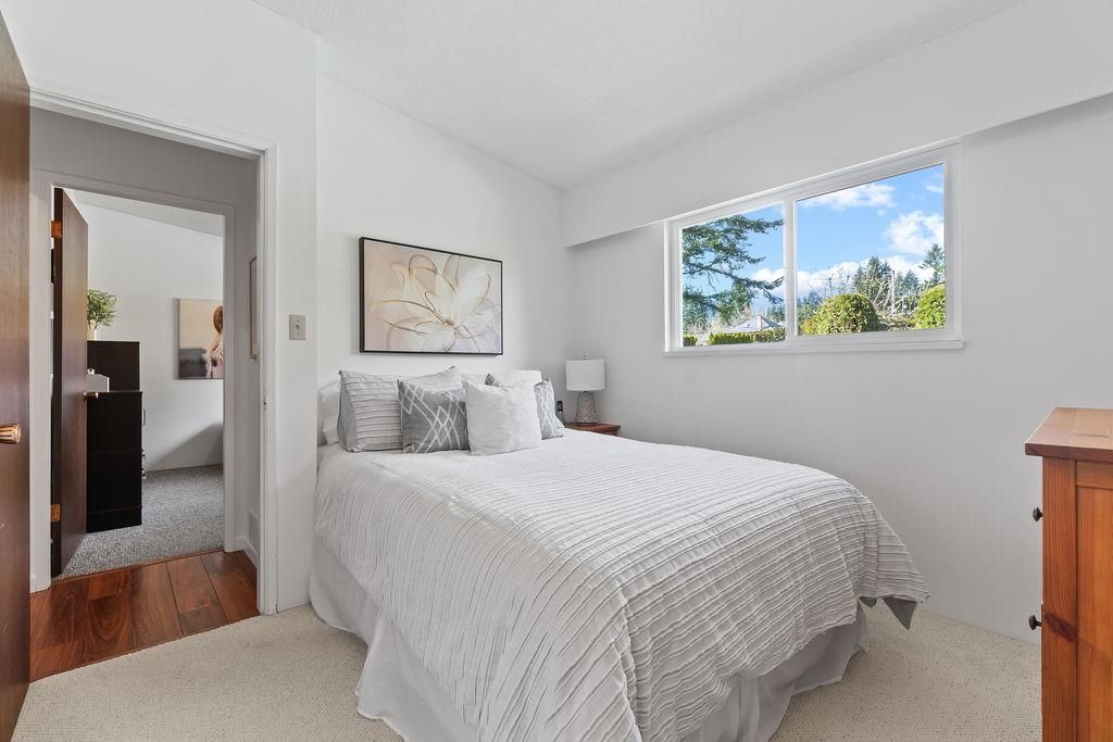 listing image 1108972825062636854