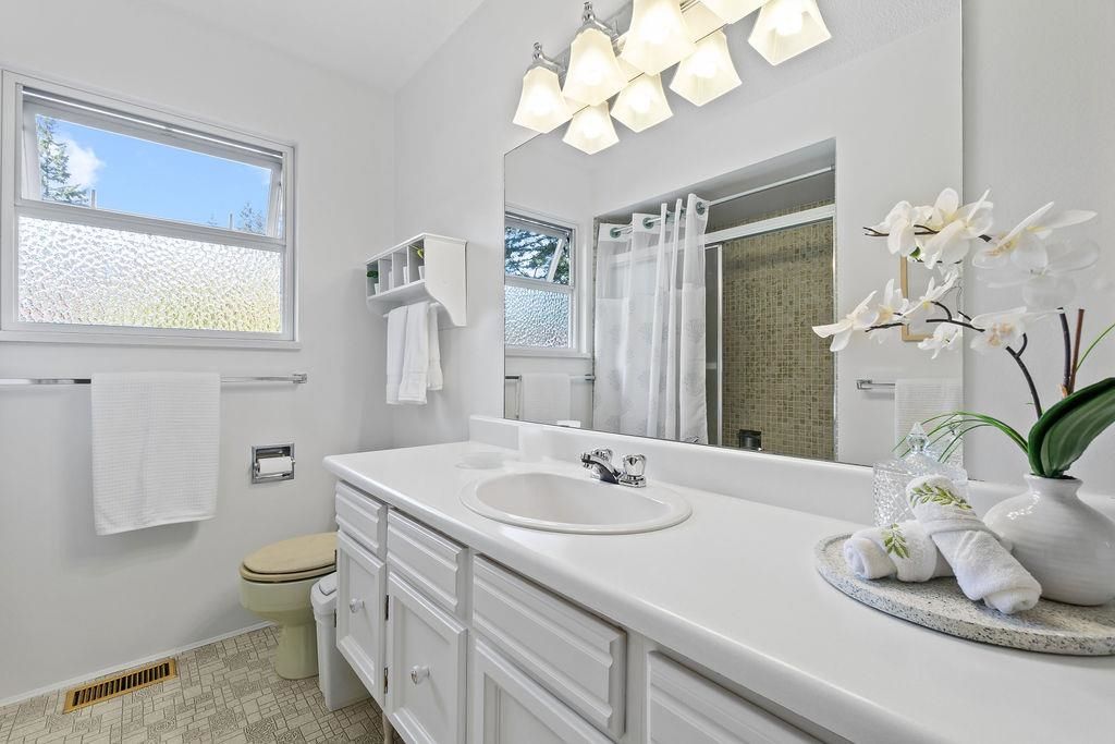 listing image 1100175211247907567