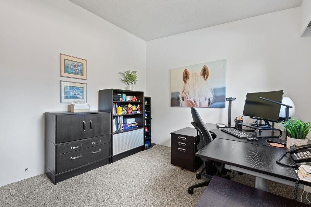 listing image 1105414890147451021