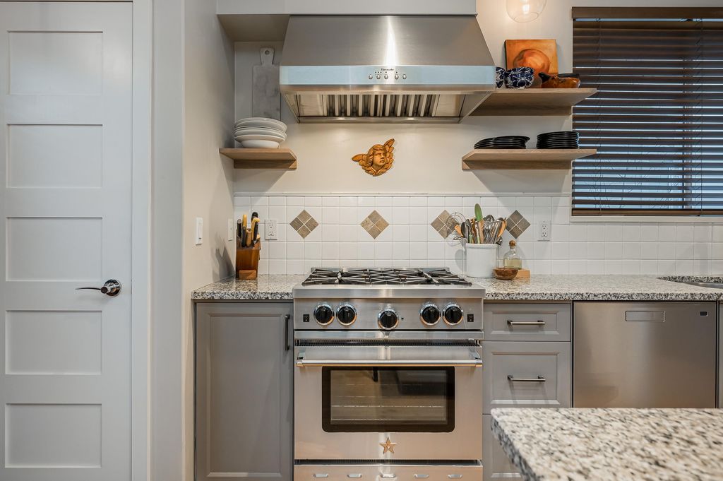 listing image 1101301240126246660