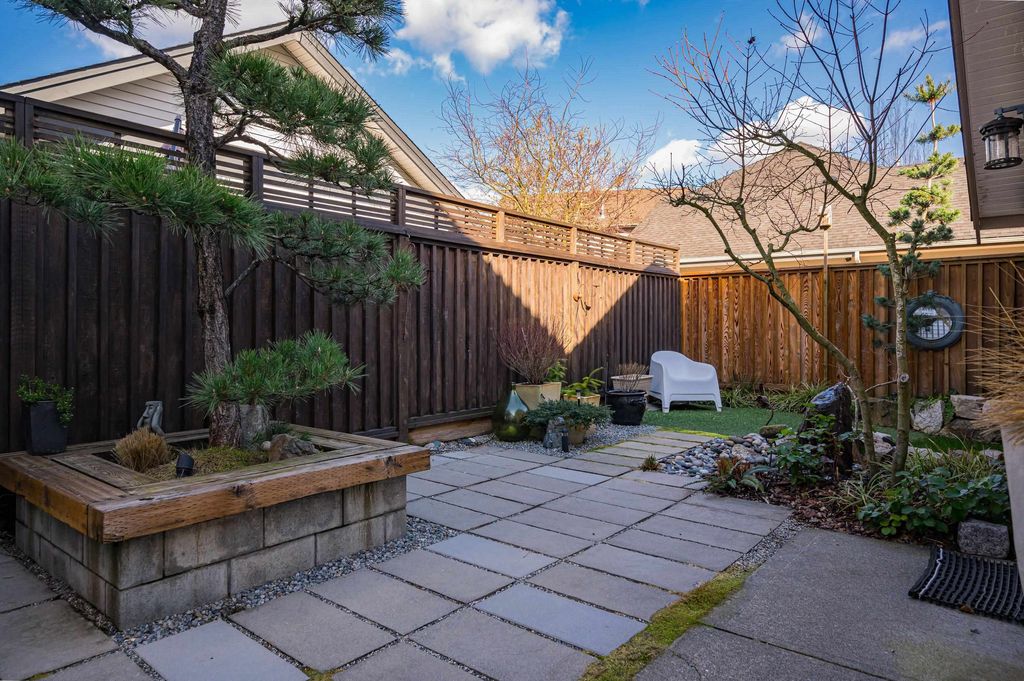 listing image 1105737217214494982