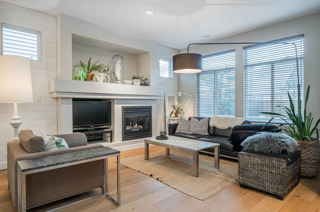 listing image 1105526702277777265