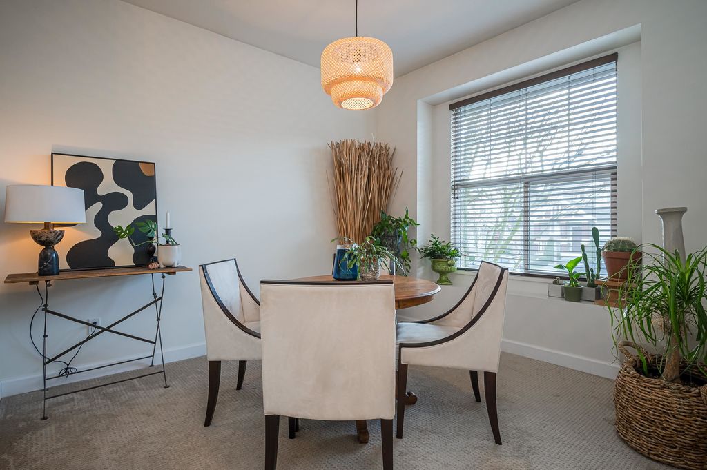 listing image 1106981700531322797