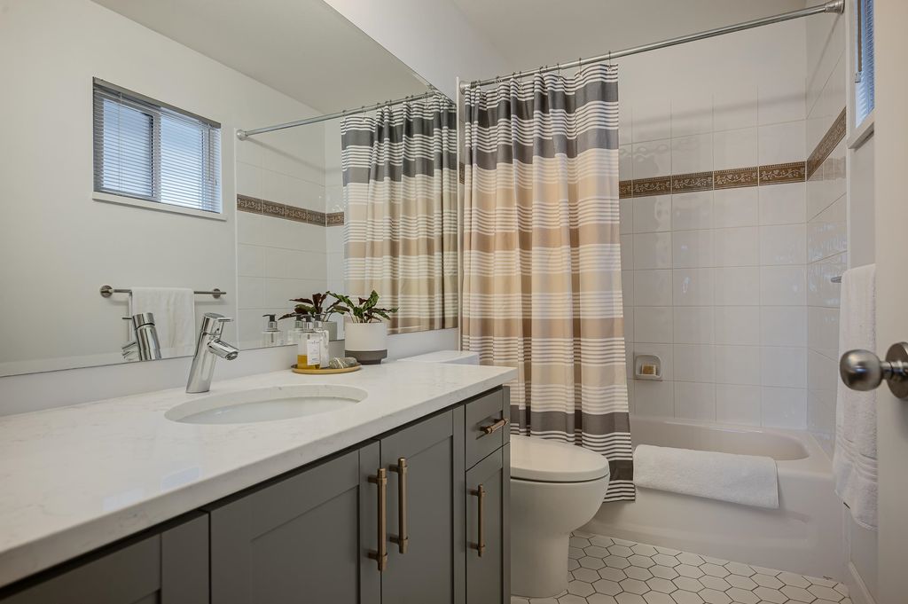listing image 1100351091453210534