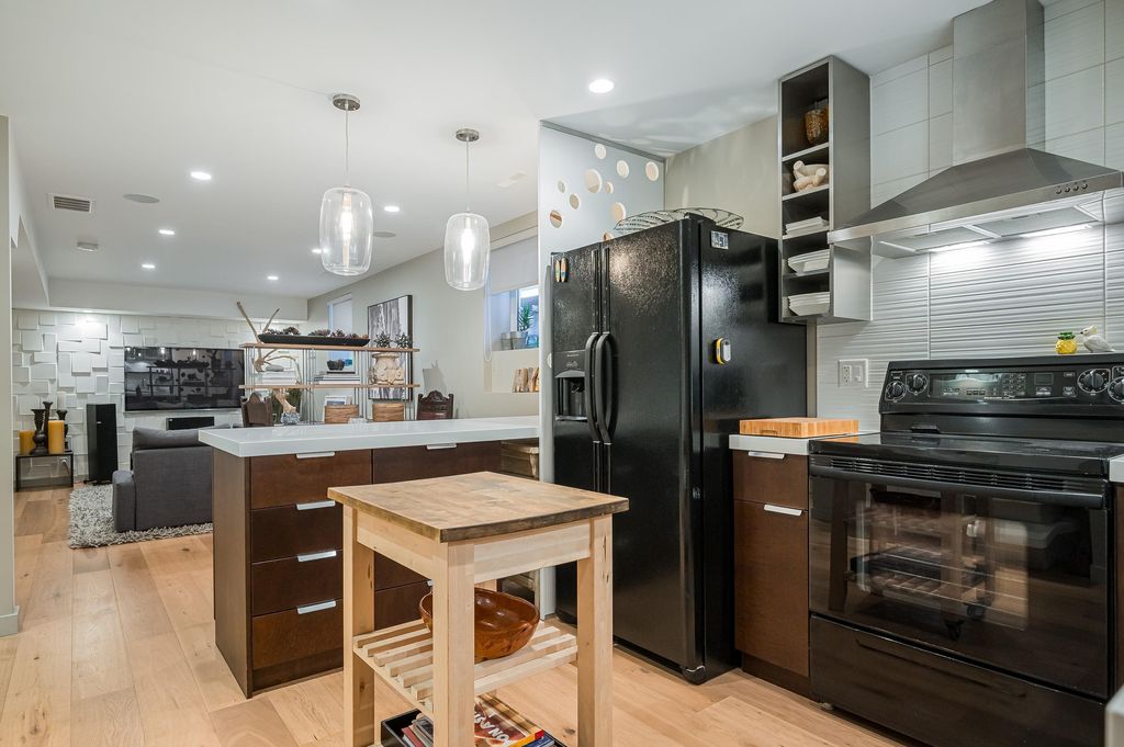 listing image 1102535866164312498