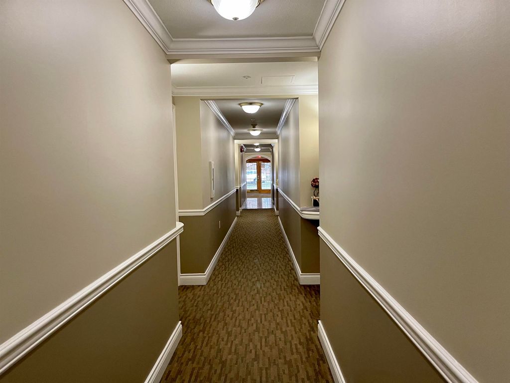 listing image 1105444552919360684