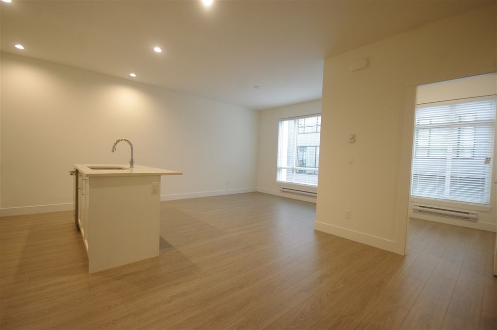 listing image 1109459480155302653