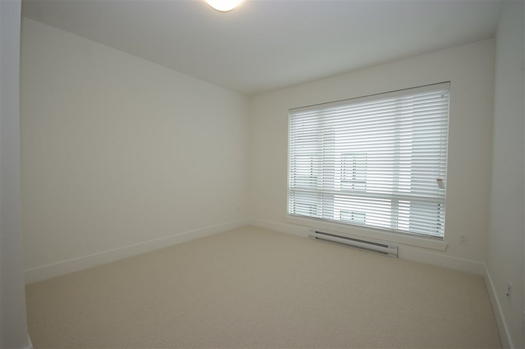 listing image 1107502186741313793