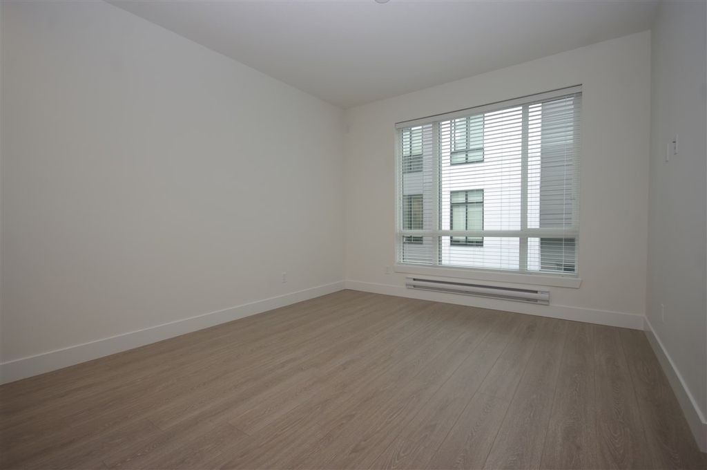 listing image 1109021655629944786
