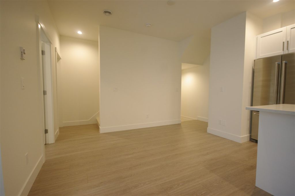 listing image 1103309271731971066