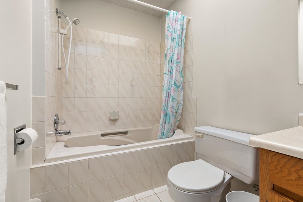 listing image 1106978639042630025