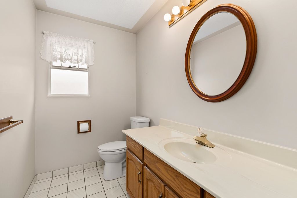 listing image 1103984135900378245