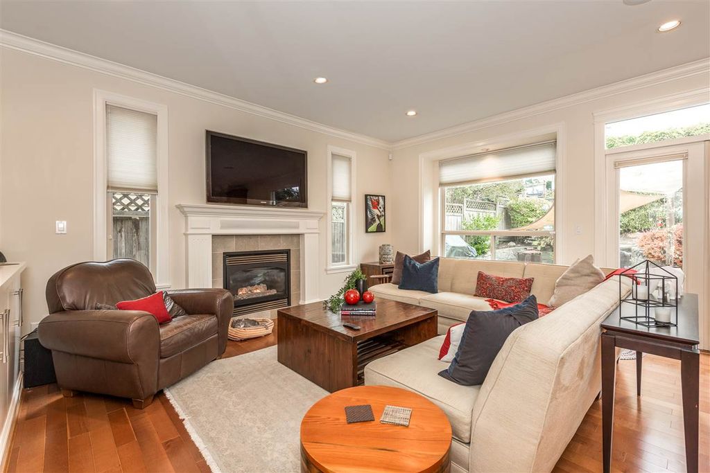 listing image 1105135986102339644