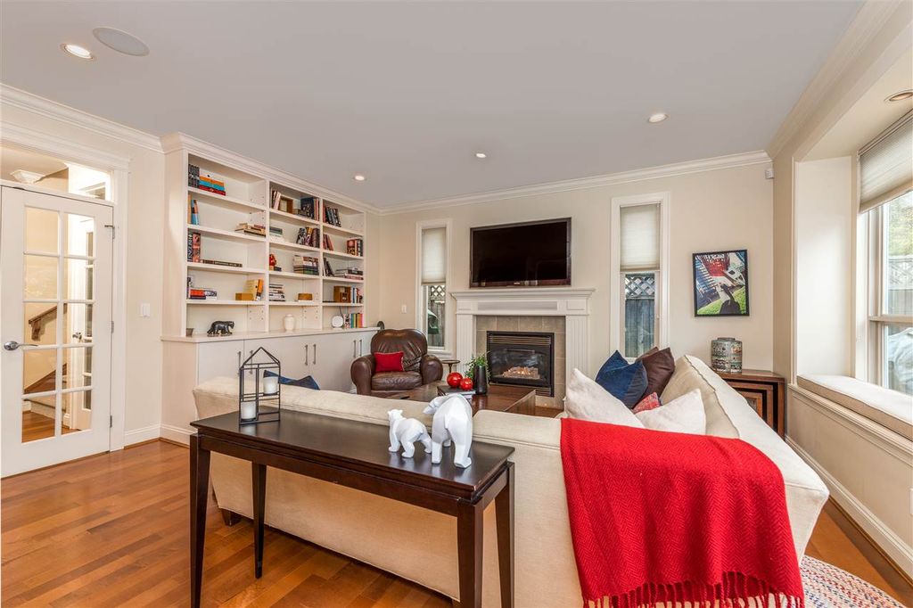 listing image 1102311794292157104