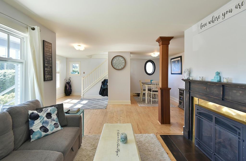 listing image 1103417909751154819