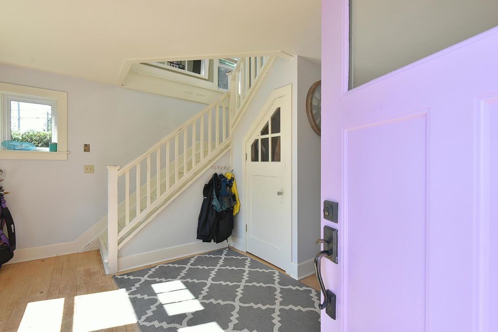 listing image 1106080547943428468