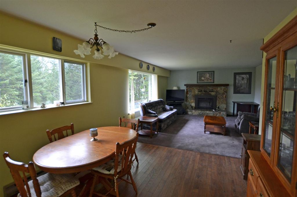 listing image 1104173993387085142