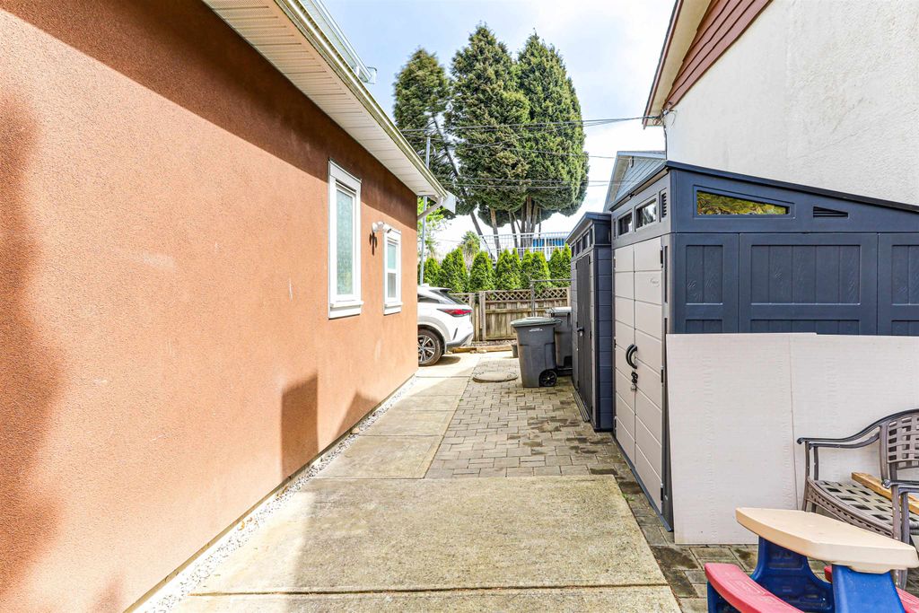 listing image 1109390757966452456