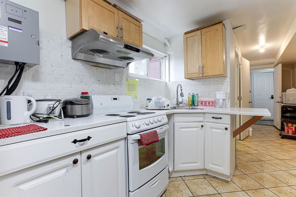 listing image 1106852366518779089