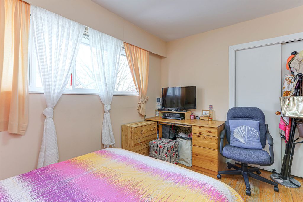 listing image 1106684557298377989