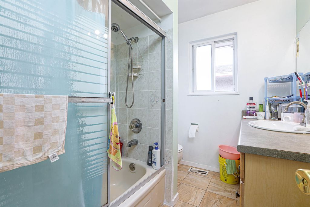 listing image 1104487084719045472