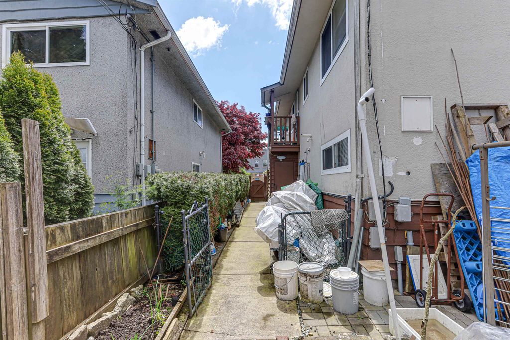 listing image 1103055386842376187