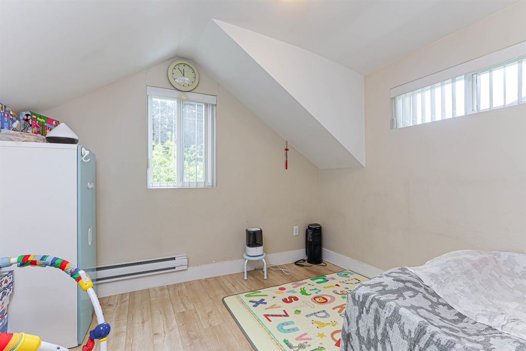 listing image 1102759782761877645