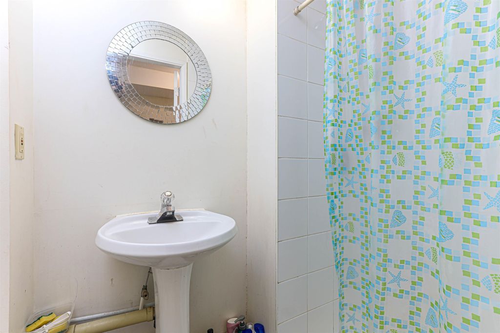 listing image 1106112908027380745