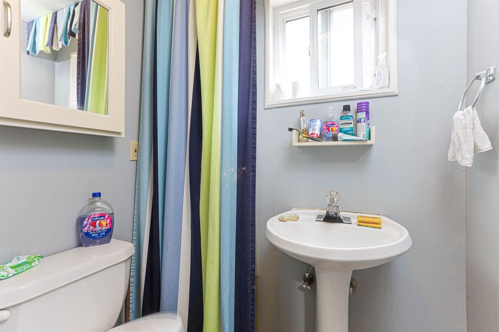 listing image 1105854124601594897