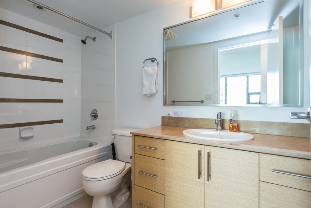 listing image 1107811037137545066