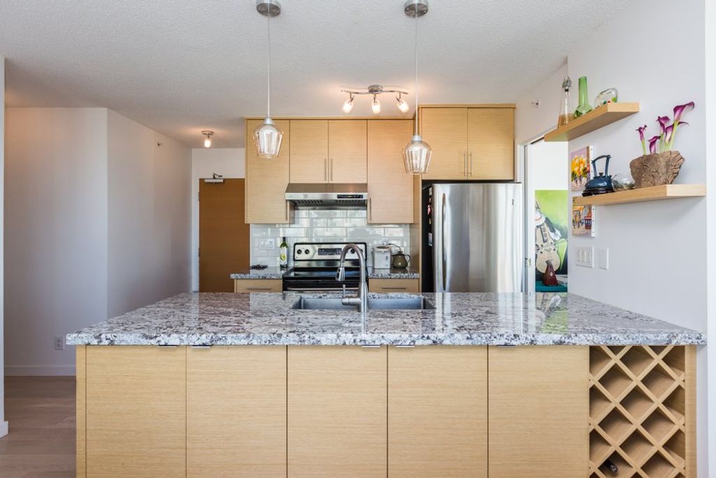 listing image 1105659333828135883