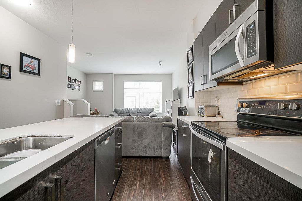 listing image 1101742323314650174