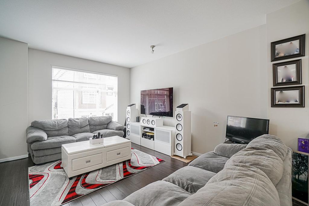 listing image 1101232216255165765